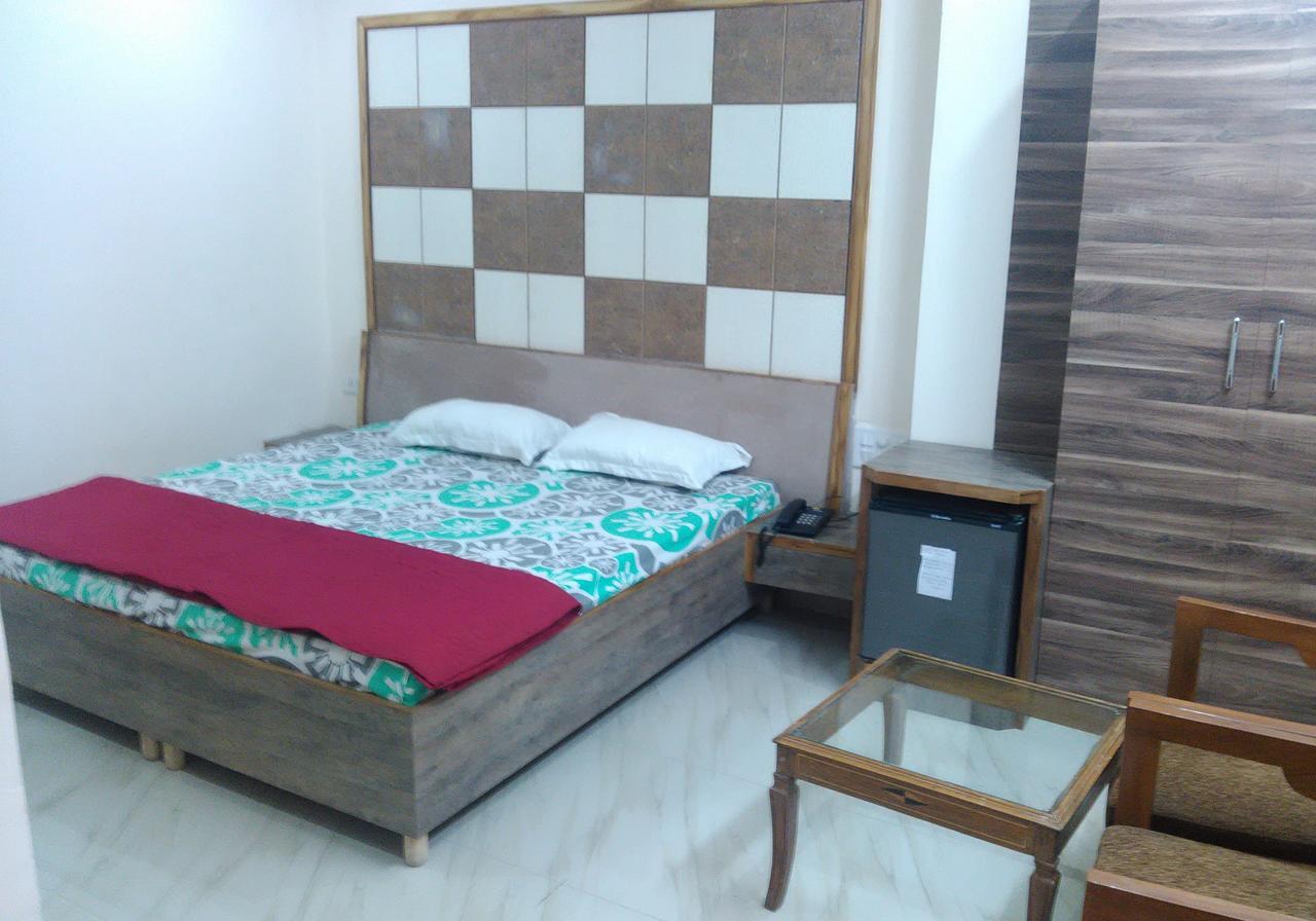 Hotel Palace Hoshiarpur Exterior photo