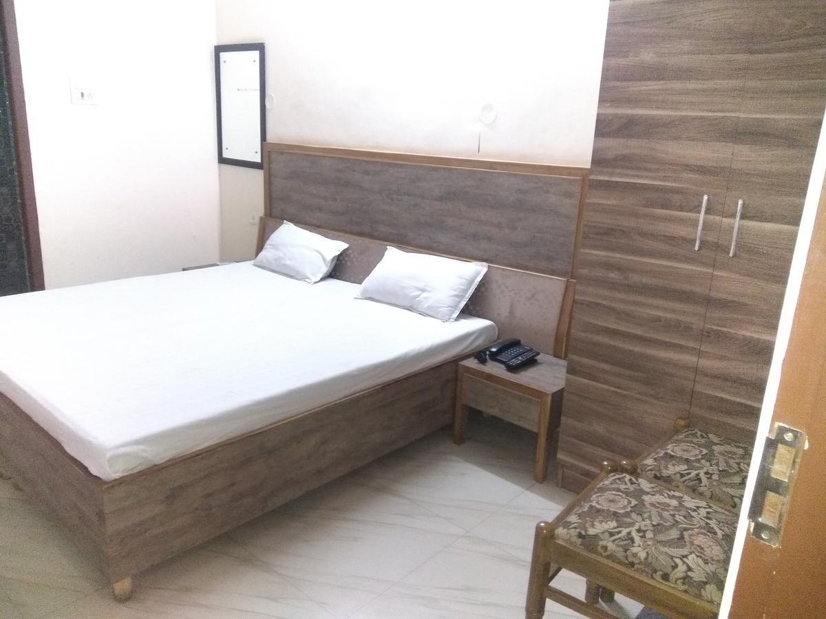 Hotel Palace Hoshiarpur Exterior photo